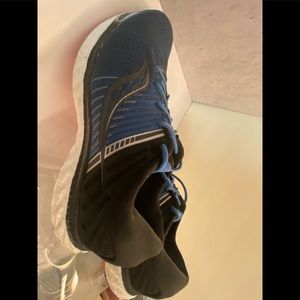 SAUCONY MENS TRIUMPH 17 MAX CUSHIONING RUNNING SHOES 14 EXCELLENT CONDITION